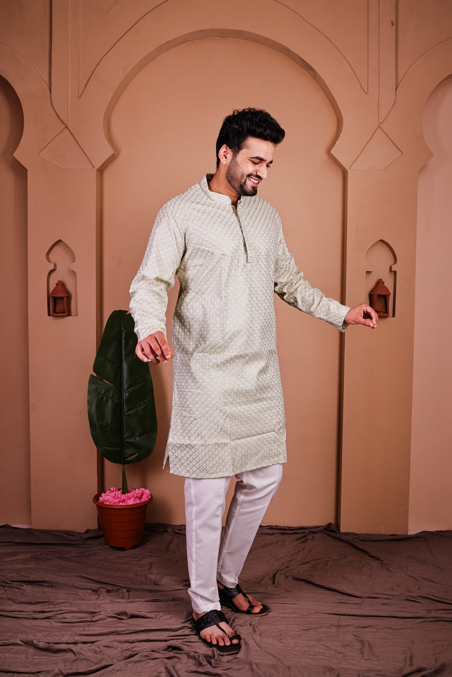 Festive Kurta with Elegant Patterned Embroidery